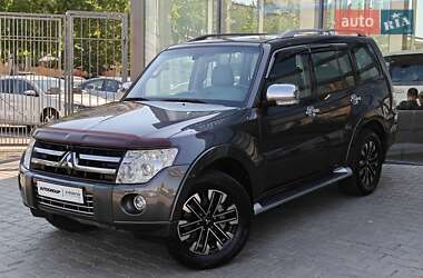 Внедорожник / Кроссовер Mitsubishi Pajero Wagon 2011 в 