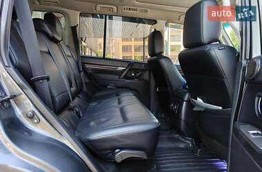 Внедорожник / Кроссовер Mitsubishi Pajero Wagon 2011 в 
