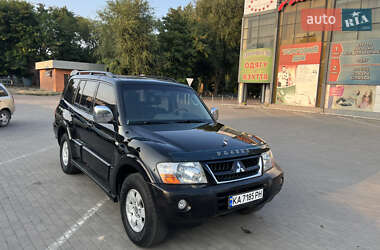 Внедорожник / Кроссовер Mitsubishi Pajero Wagon 2006 в 