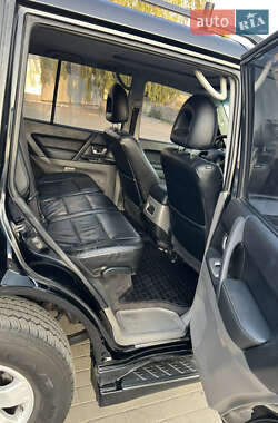Внедорожник / Кроссовер Mitsubishi Pajero Wagon 2006 в 