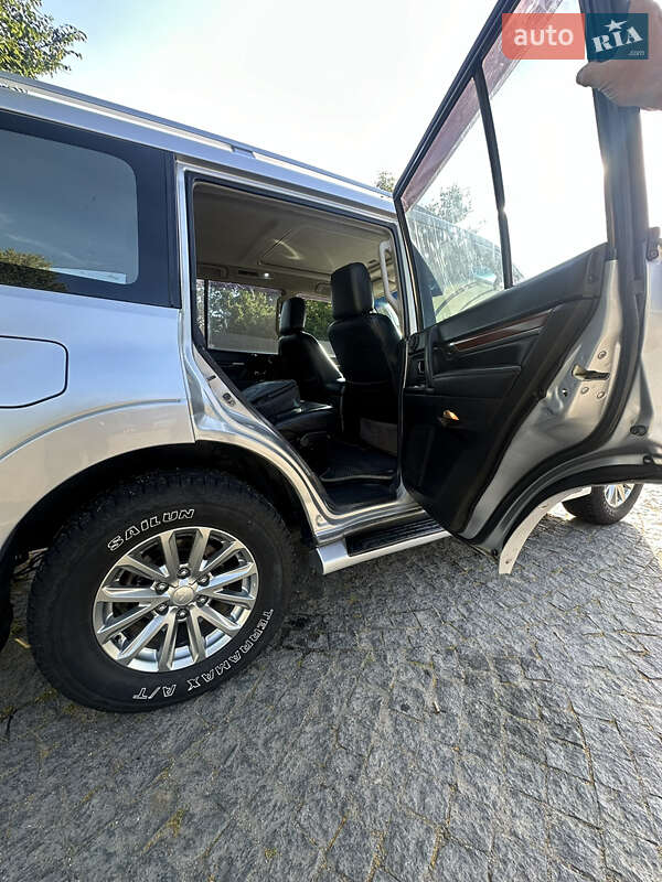 Внедорожник / Кроссовер Mitsubishi Pajero Wagon 2008 в Хмельницком