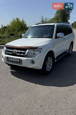 Mitsubishi Pajero Wagon 2012
