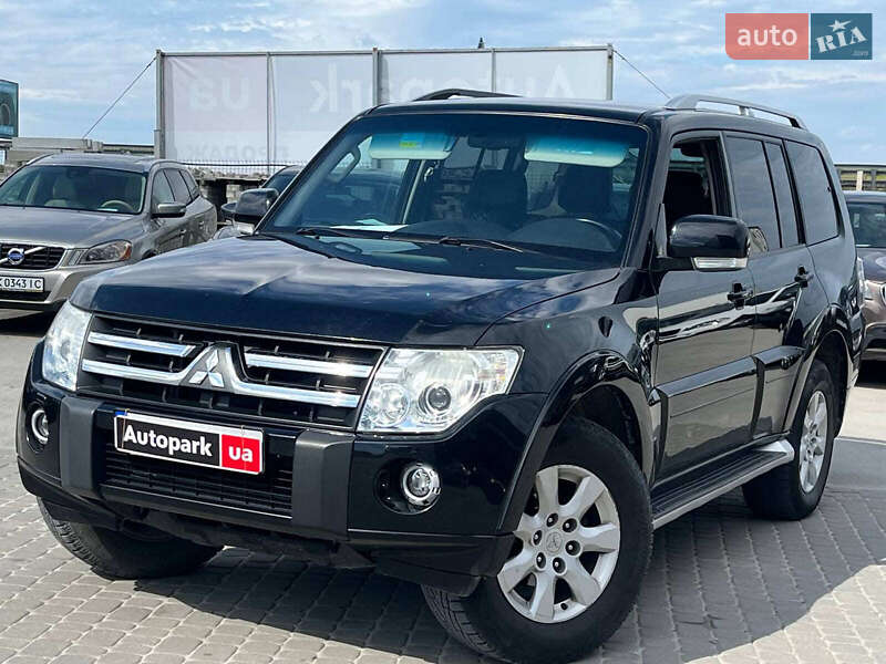 Mitsubishi Pajero Wagon 2011