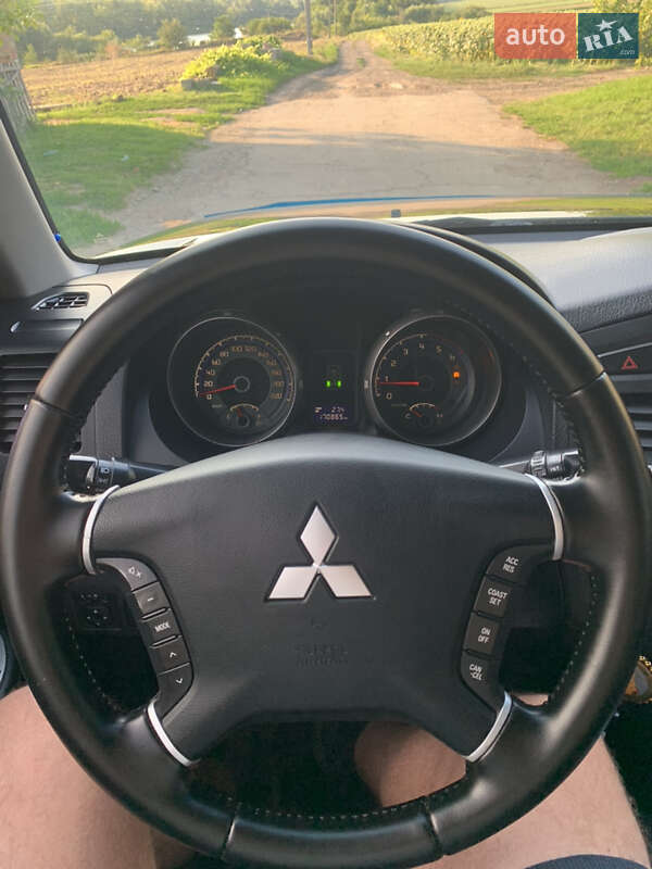 Позашляховик / Кросовер Mitsubishi Pajero Wagon 2007 в Умані фото 29 Позашляховик / Кросовер Mitsubishi Pajero Wagon 2007 в Умані