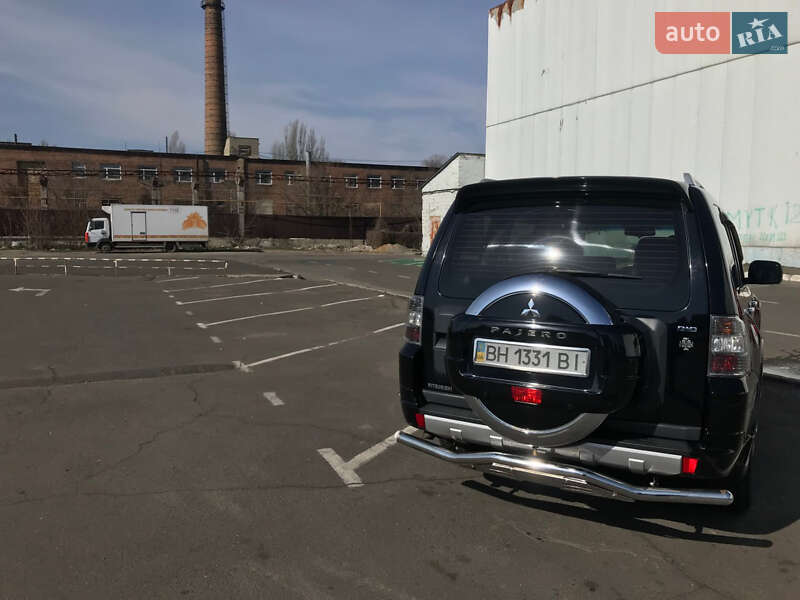 Позашляховик / Кросовер Mitsubishi Pajero Wagon 2011 в Одесі