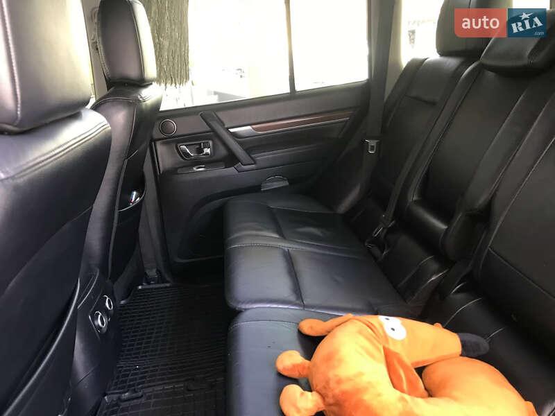 Позашляховик / Кросовер Mitsubishi Pajero Wagon 2011 в Одесі