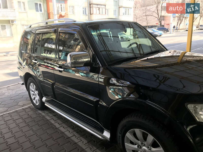 Позашляховик / Кросовер Mitsubishi Pajero Wagon 2011 в Одесі