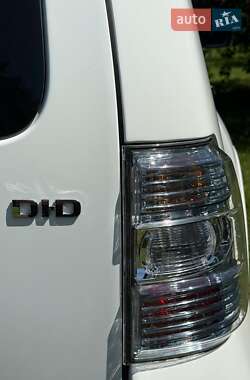 Внедорожник / Кроссовер Mitsubishi Pajero Wagon 2012 в 