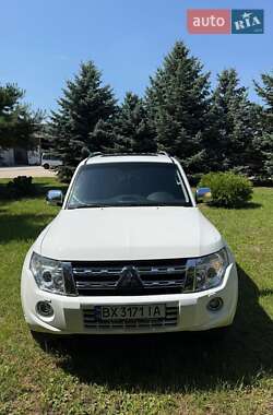 Внедорожник / Кроссовер Mitsubishi Pajero Wagon 2012 в 