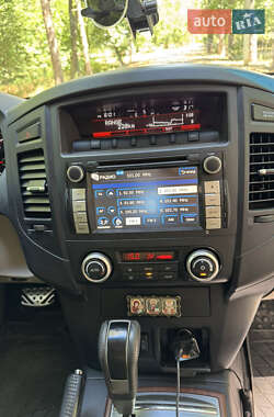 Внедорожник / Кроссовер Mitsubishi Pajero Wagon 2012 в 