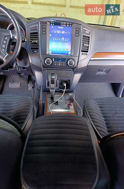 Внедорожник / Кроссовер Mitsubishi Pajero Wagon 2008 в 