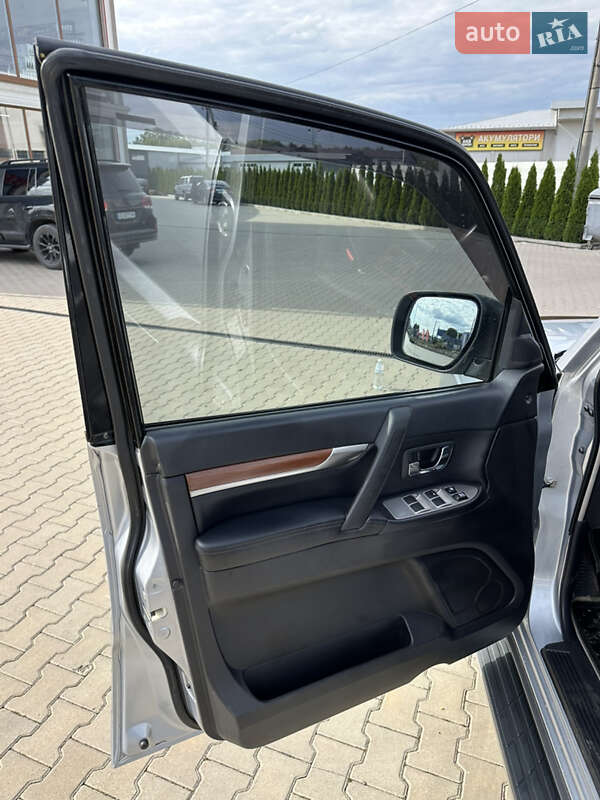 Внедорожник / Кроссовер Mitsubishi Pajero Wagon 2008 в Черновцах