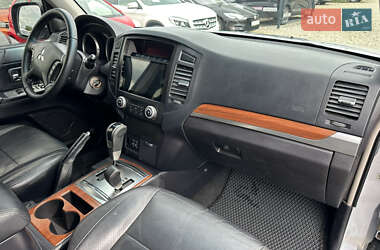 Внедорожник / Кроссовер Mitsubishi Pajero Wagon 2008 в 