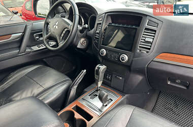 Внедорожник / Кроссовер Mitsubishi Pajero Wagon 2008 в 