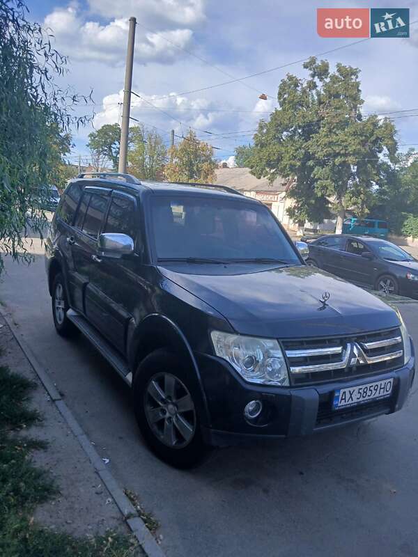 Внедорожник / Кроссовер Mitsubishi Pajero Wagon 2008 в 