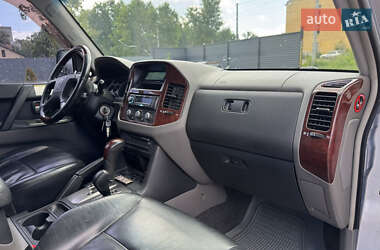 Внедорожник / Кроссовер Mitsubishi Pajero Wagon 2005 в 