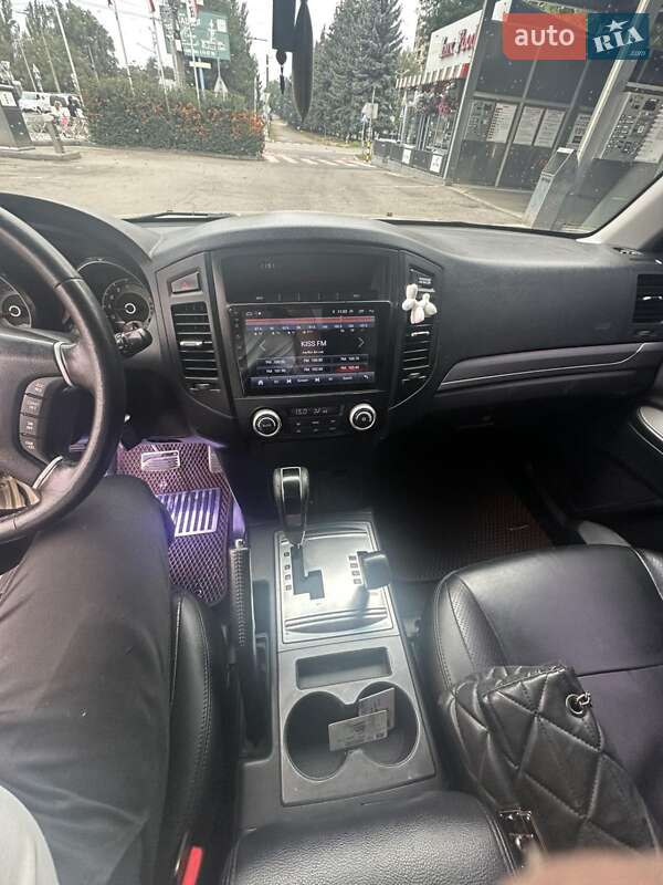 Mitsubishi Pajero Wagon 2010