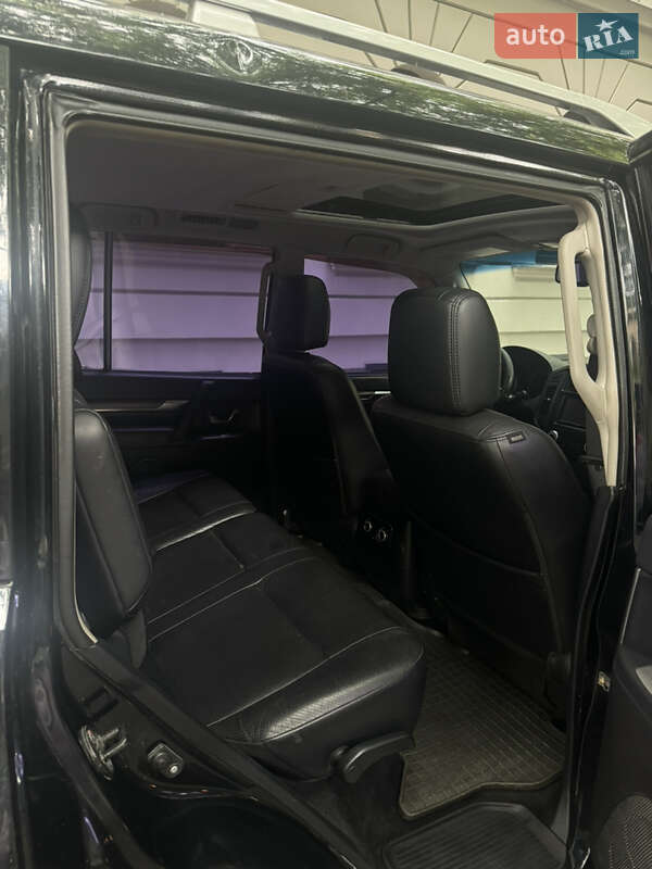 Позашляховик / Кросовер Mitsubishi Pajero Wagon 2008 в Ужгороді
