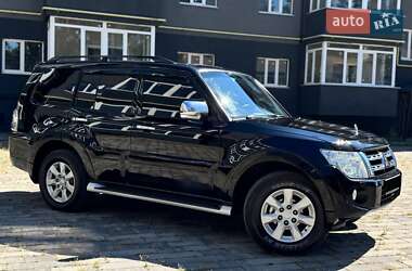 Mitsubishi Pajero Wagon 2012
