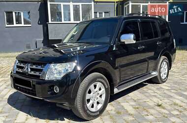Внедорожник / Кроссовер Mitsubishi Pajero Wagon 2012 в 