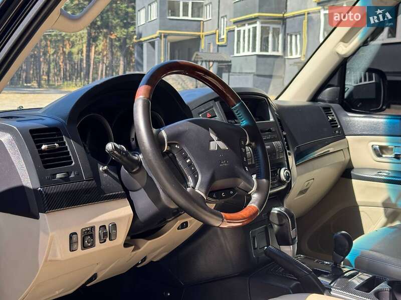 Внедорожник / Кроссовер Mitsubishi Pajero Wagon 2012 в Ахтырке