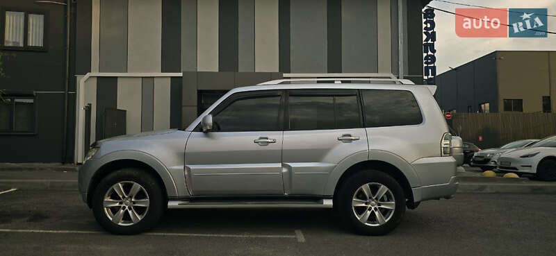 Внедорожник / Кроссовер Mitsubishi Pajero Wagon 2010 в Житомире