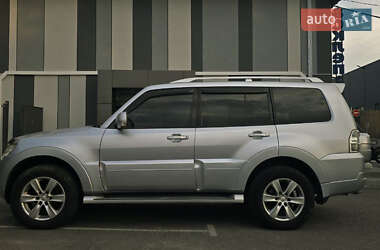 Внедорожник / Кроссовер Mitsubishi Pajero Wagon 2010 в 