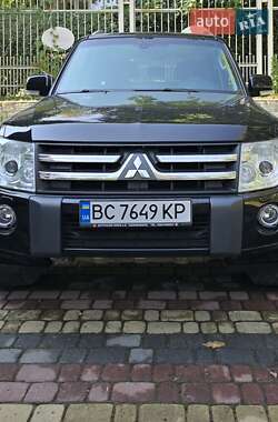 Mitsubishi Pajero Wagon 2011
