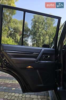 Внедорожник / Кроссовер Mitsubishi Pajero Wagon 2011 в 