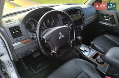 Внедорожник / Кроссовер Mitsubishi Pajero Wagon 2008 в 