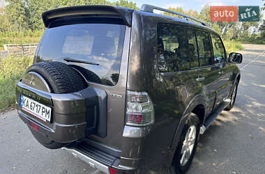 Внедорожник / Кроссовер Mitsubishi Pajero Wagon 2011 в 
