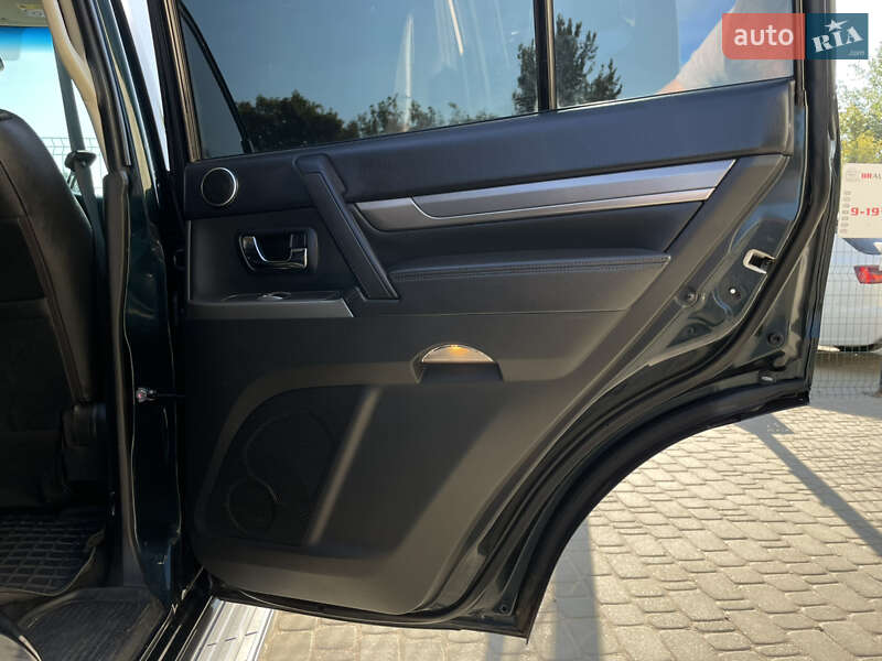 Позашляховик / Кросовер Mitsubishi Pajero Wagon 2014 в Бердичеві фото 31 Позашляховик / Кросовер Mitsubishi Pajero Wagon 2014 в Бердичеві