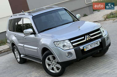 Внедорожник / Кроссовер Mitsubishi Pajero Wagon 2008 в 