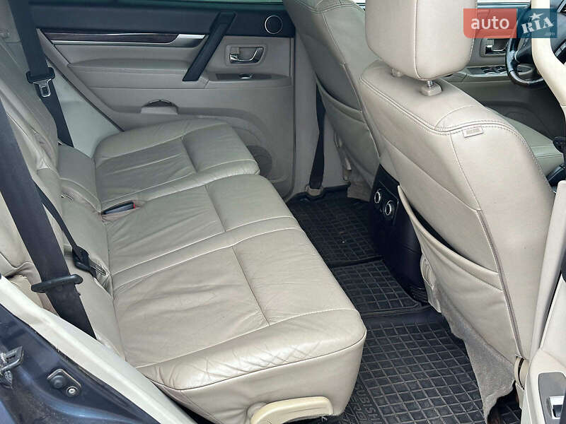 Внедорожник / Кроссовер Mitsubishi Pajero Wagon 2009 в Одессе