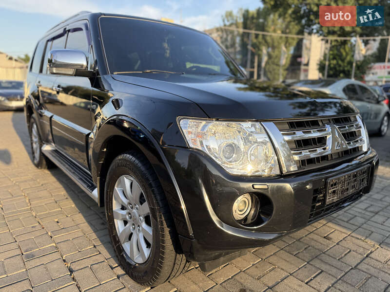Mitsubishi Pajero Wagon 2011