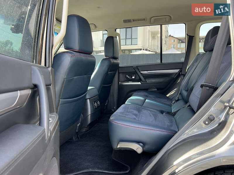 Внедорожник / Кроссовер Mitsubishi Pajero Wagon 2017 в Ужгороде