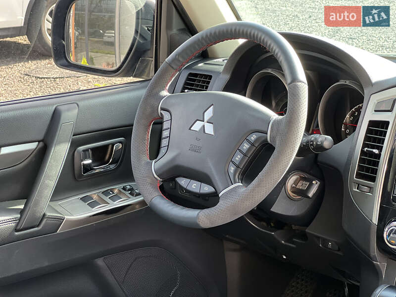 Внедорожник / Кроссовер Mitsubishi Pajero Wagon 2017 в Ужгороде