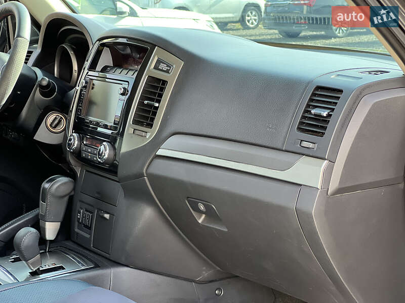 Внедорожник / Кроссовер Mitsubishi Pajero Wagon 2017 в Ужгороде
