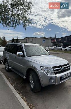 Внедорожник / Кроссовер Mitsubishi Pajero Wagon 2007 в 