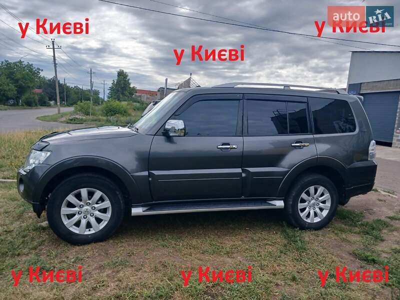 Внедорожник / Кроссовер Mitsubishi Pajero Wagon 2011 в Киеве