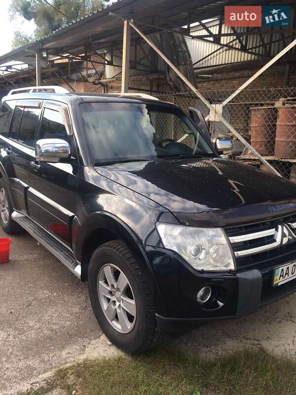 Внедорожник / Кроссовер Mitsubishi Pajero Wagon 2008 в Киеве