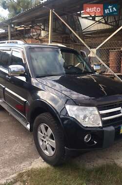 Внедорожник / Кроссовер Mitsubishi Pajero Wagon 2008 в 