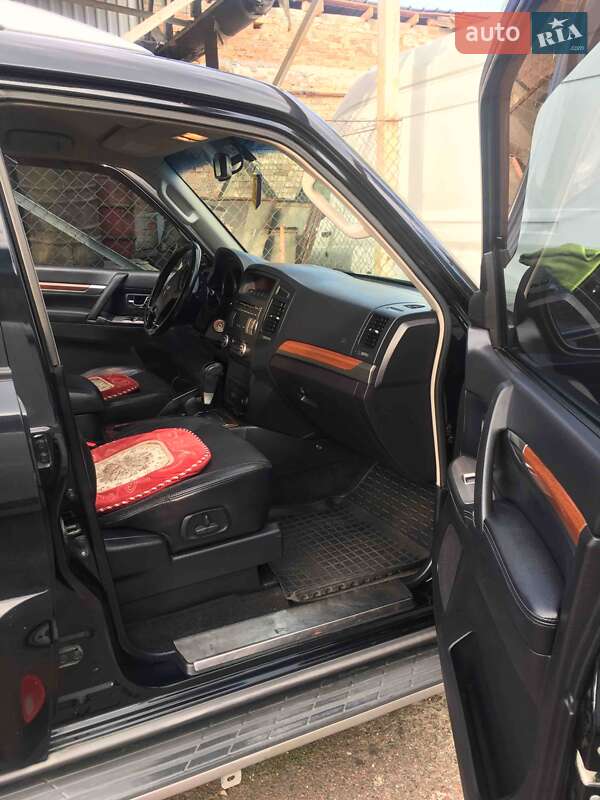 Внедорожник / Кроссовер Mitsubishi Pajero Wagon 2008 в Киеве