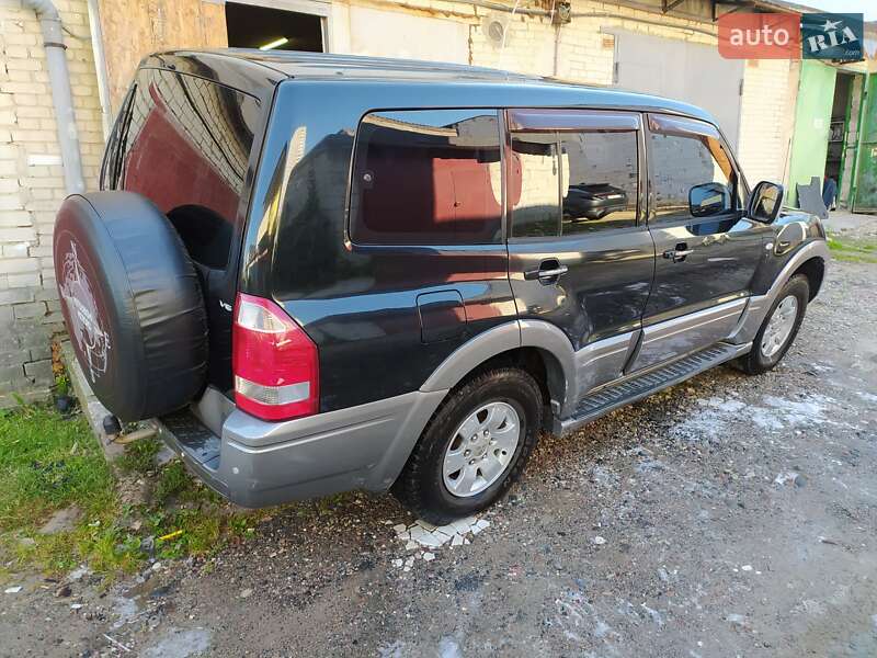 Внедорожник / Кроссовер Mitsubishi Pajero Wagon 2004 в Вышгороде