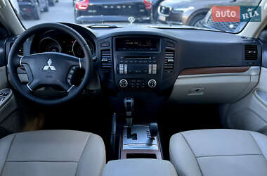 Внедорожник / Кроссовер Mitsubishi Pajero Wagon 2008 в 