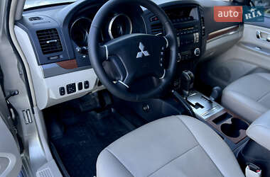Внедорожник / Кроссовер Mitsubishi Pajero Wagon 2008 в 