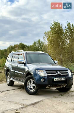Позашляховик / Кросовер Mitsubishi Pajero Wagon 2008 в Києві