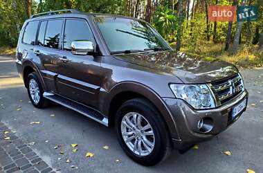 Внедорожник / Кроссовер Mitsubishi Pajero Wagon 2012 в 