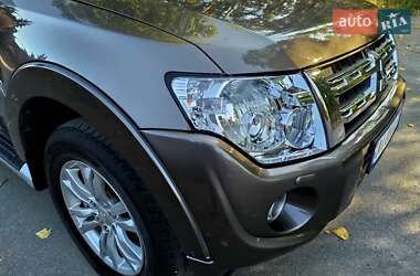 Внедорожник / Кроссовер Mitsubishi Pajero Wagon 2012 в 