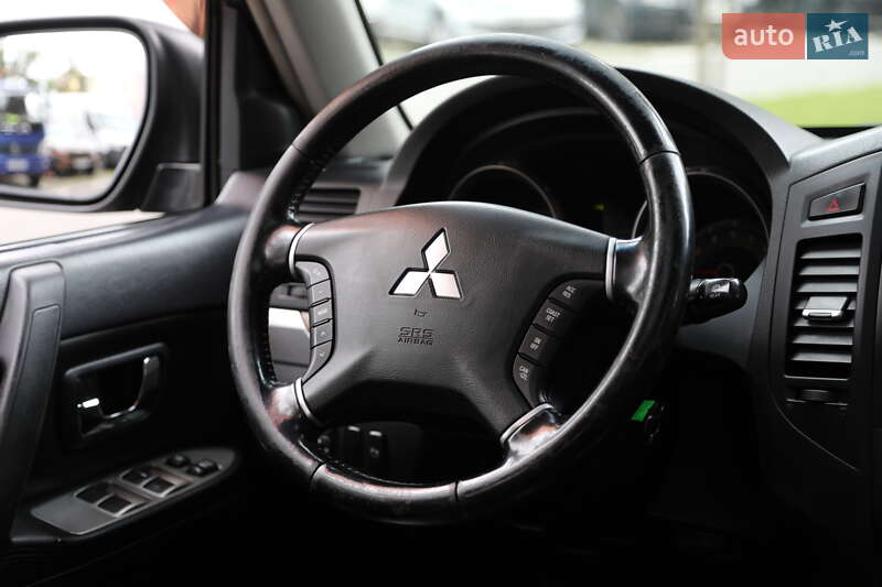 Внедорожник / Кроссовер Mitsubishi Pajero Wagon 2008 в Харькове